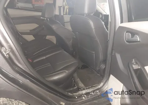 2014 Ford Focus Se z USA, uszkodzony, nr VIN 1FADP3F28EL280351